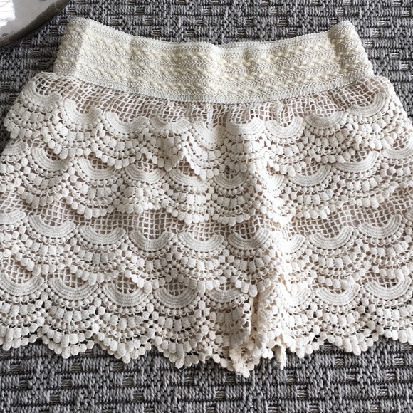 3/$30๐งกCrochet Style Shorts๐งก - Picture 4 of 7